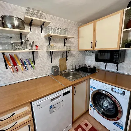 ヴィラ Maximiliyan アルベナ