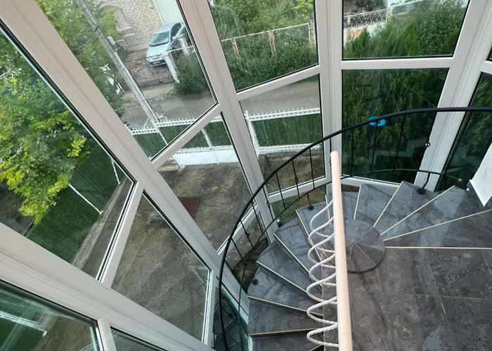 Maximiliyan * Albena