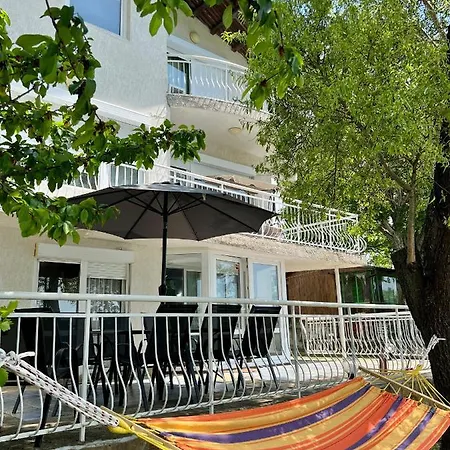 Maximiliyan Villa Albena